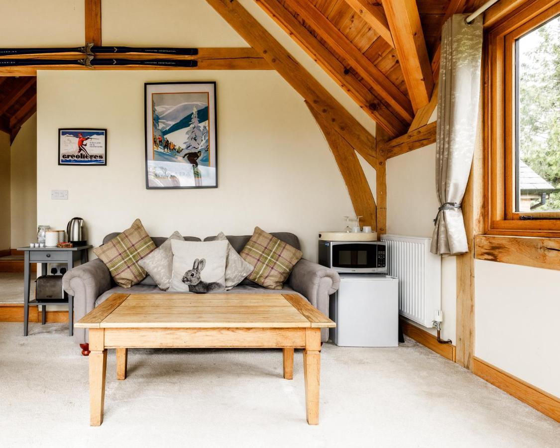 Oak Mead Villa Wrexham Room photo