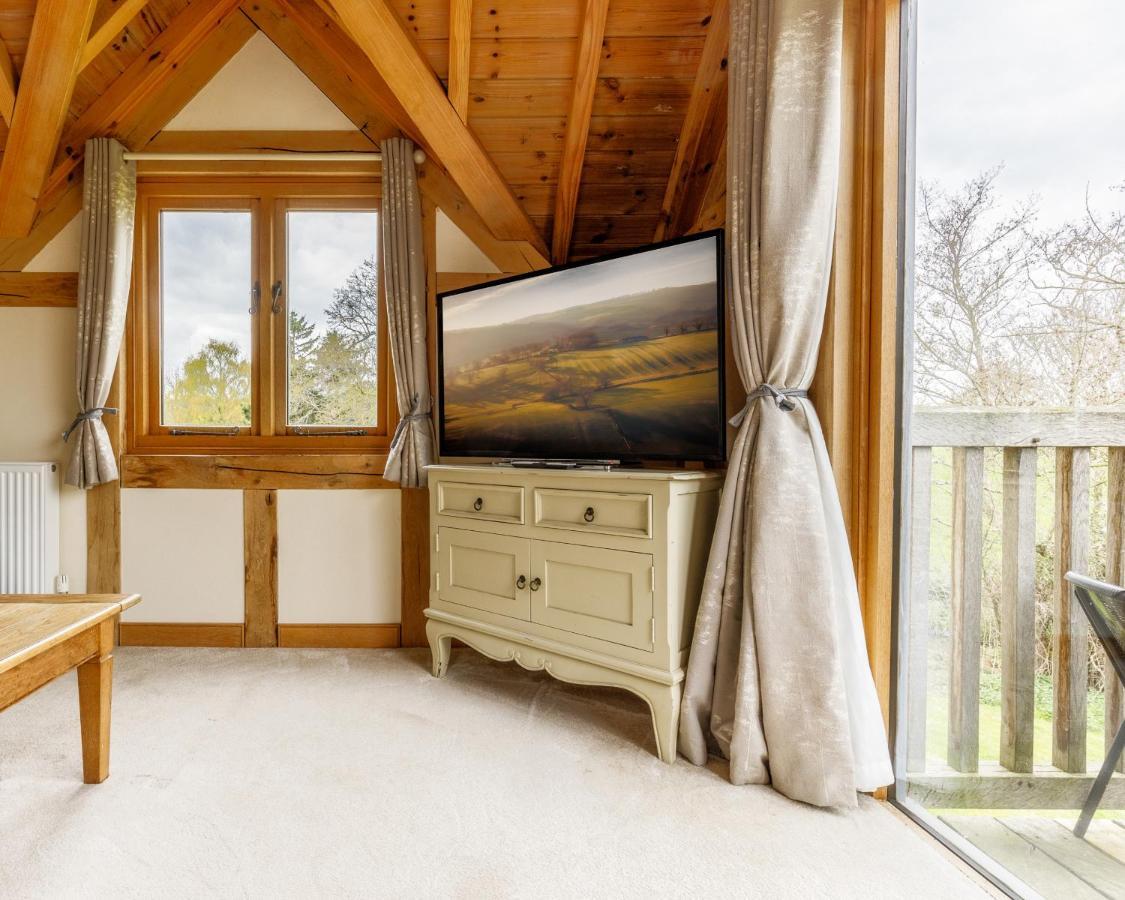 Oak Mead Villa Wrexham Room photo