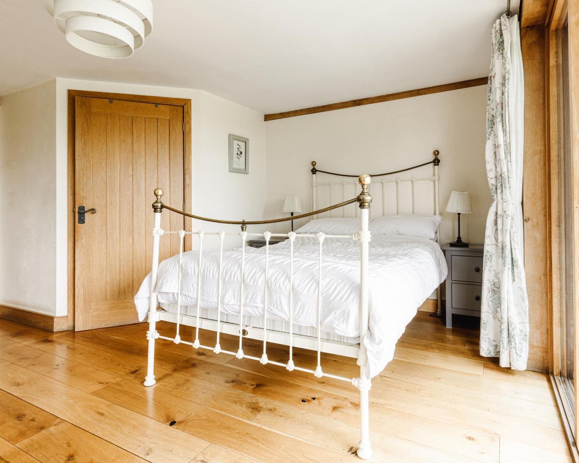 Oak Mead Villa Wrexham Room photo