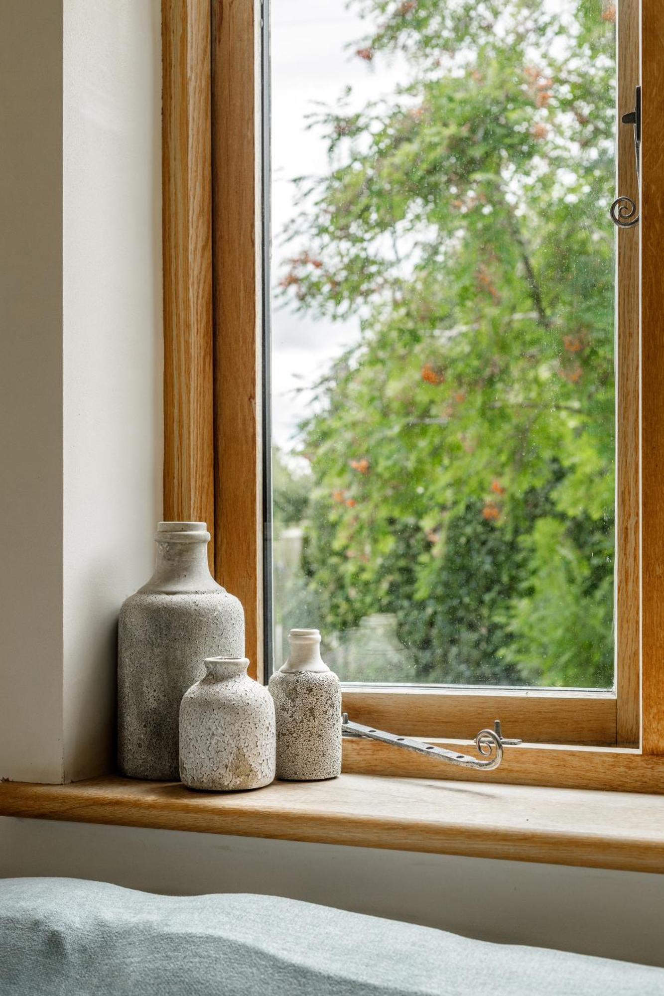Oak Mead Villa Wrexham Room photo