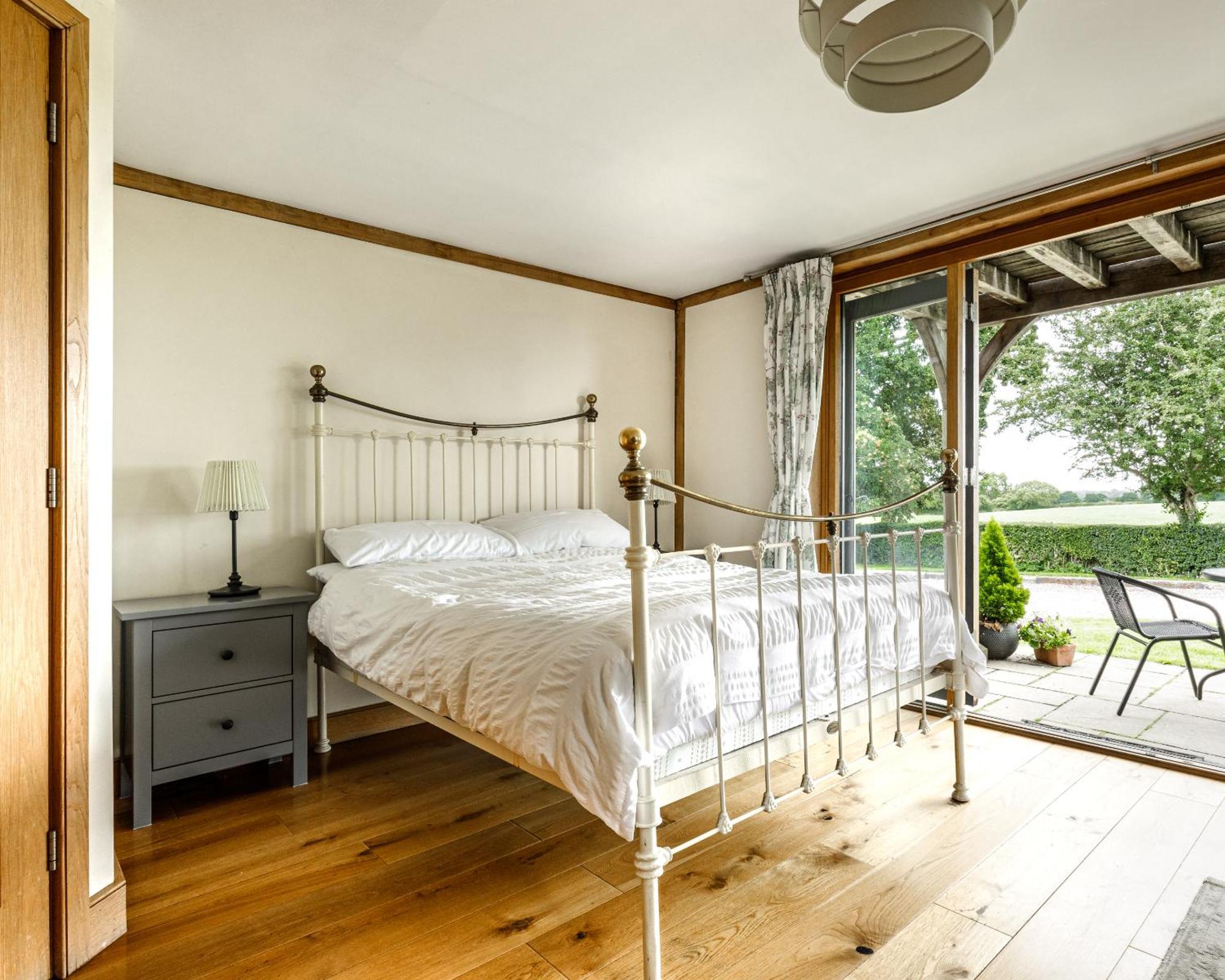 Oak Mead Villa Wrexham Room photo