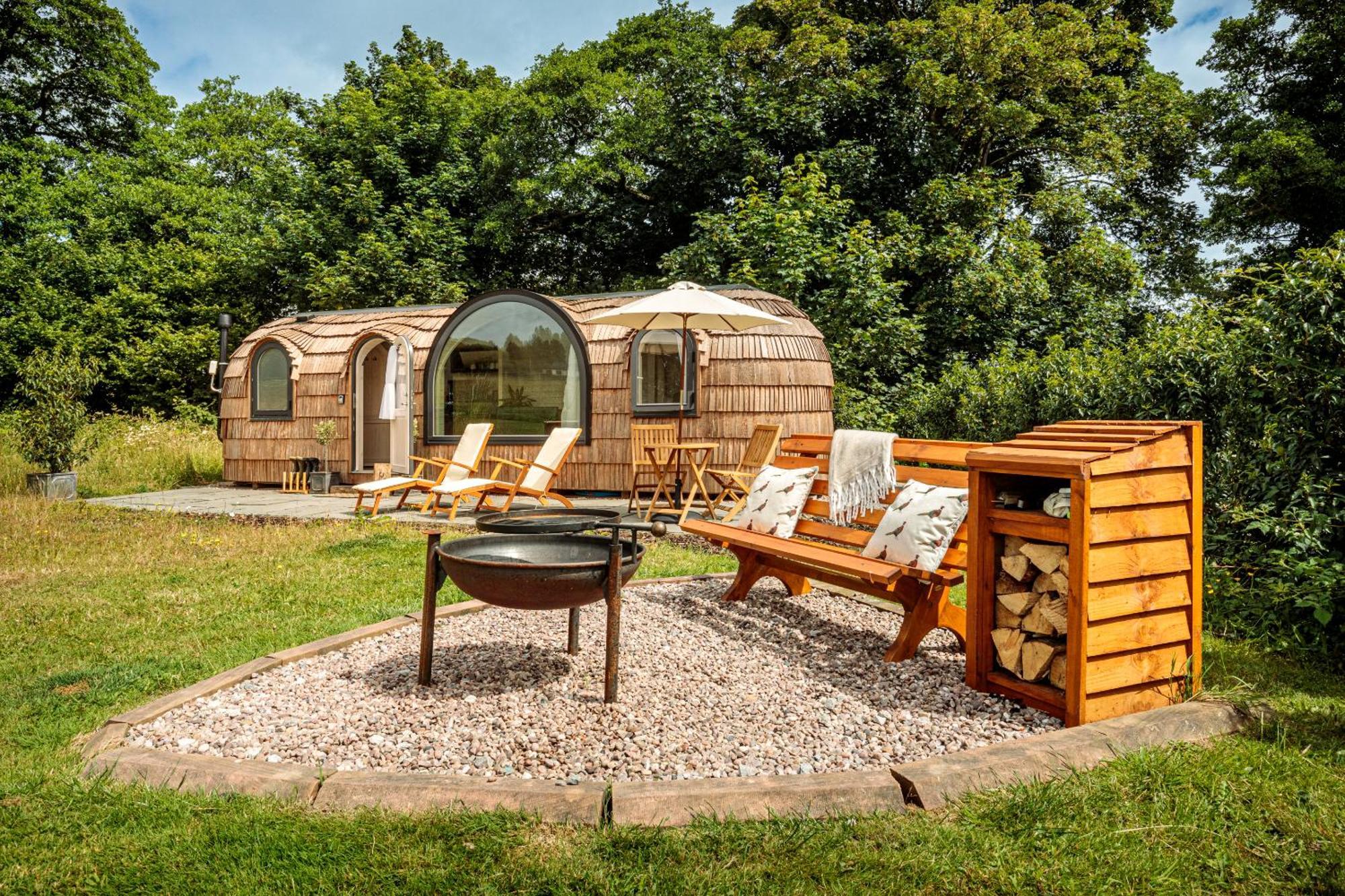 Oak Mead Villa Wrexham Room photo