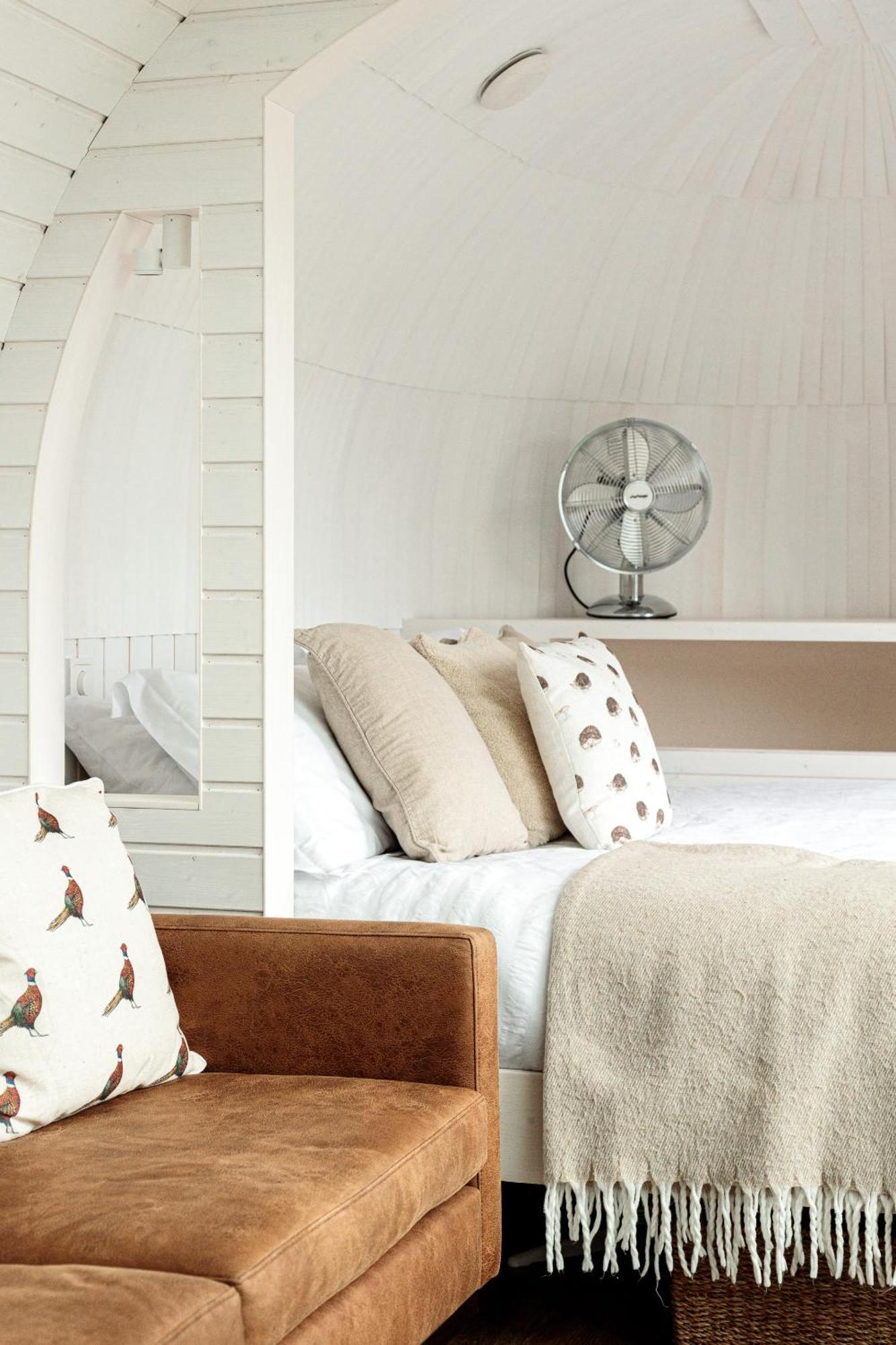 Oak Mead Villa Wrexham Room photo